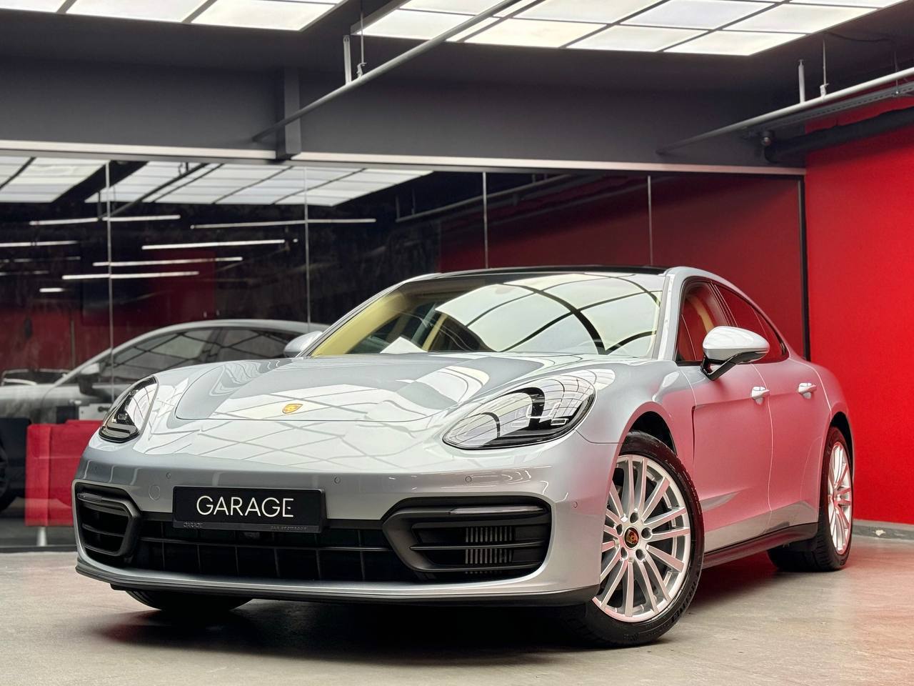 PORSCHE PANAMERA
